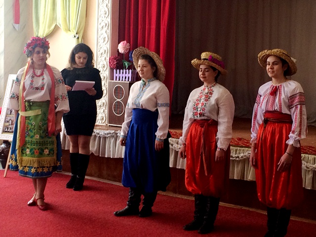 Дівчина-Весна та весняні місяці